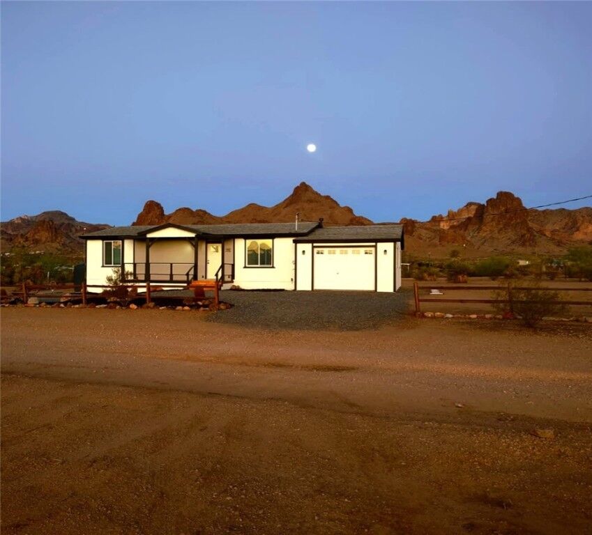 Property Photo: 2789 S Naco Road AZ 86413