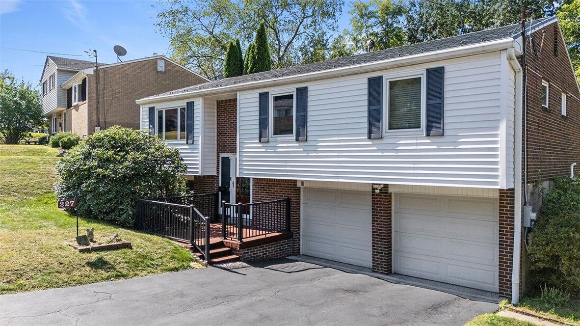 Property Photo:  227 Yosemite Dr  PA 15235 
