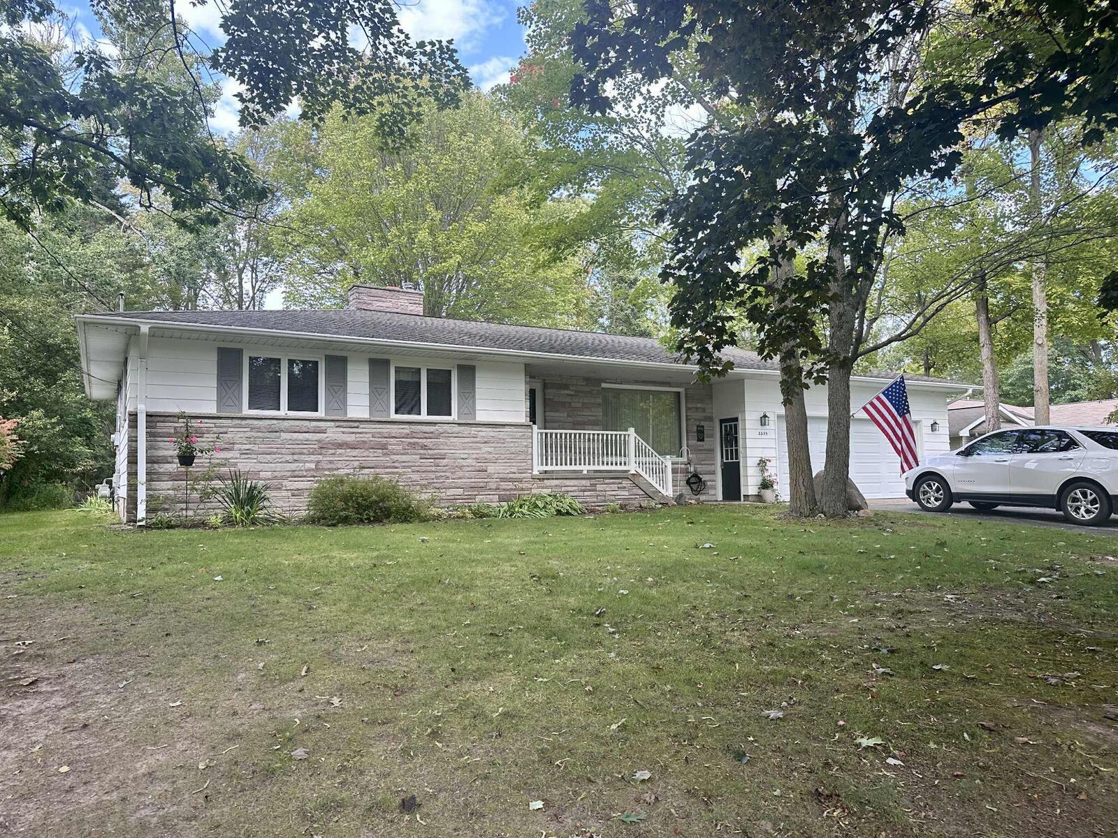Property Photo:  2255 Woodview Drive  MI 49707 