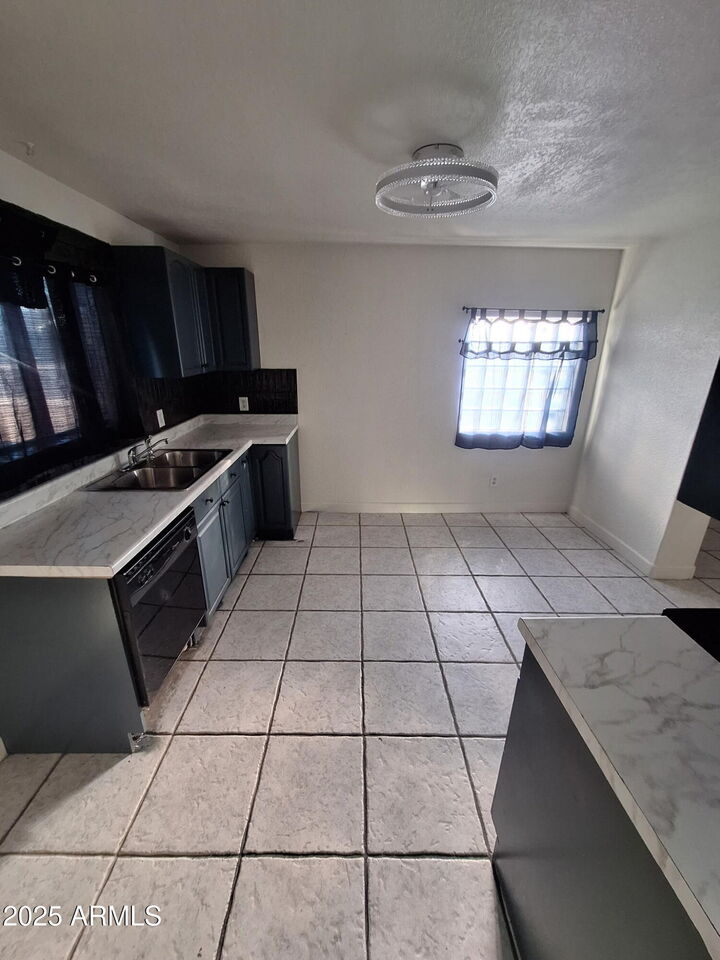 Property Photo:  757 E 2nd Street  AZ 85203 