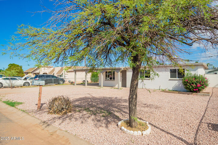 Property Photo:  2708 E 2nd Street  AZ 85213 