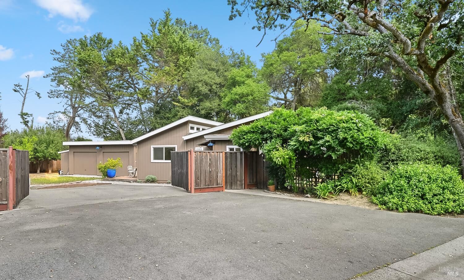 Property Photo:  239 Valparaiso Avenue  CA 94931 