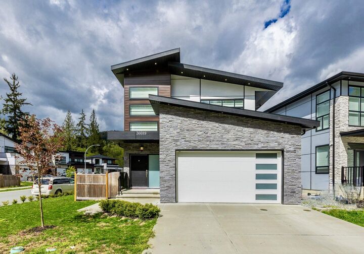 36689 Dianne Brook Avenue  Abbotsford BC V3G 0H4 photo