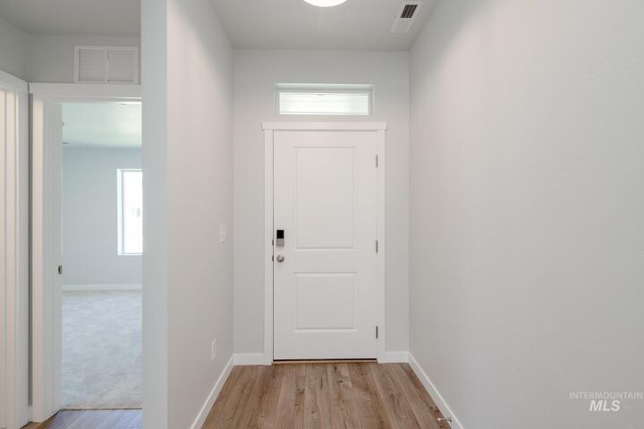 Property Photo:  858 N Mirror Creek Way  ID 83642 