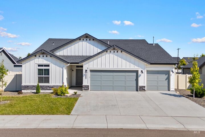 5482 N Maplestone Ave.  Meridian ID 83646 photo