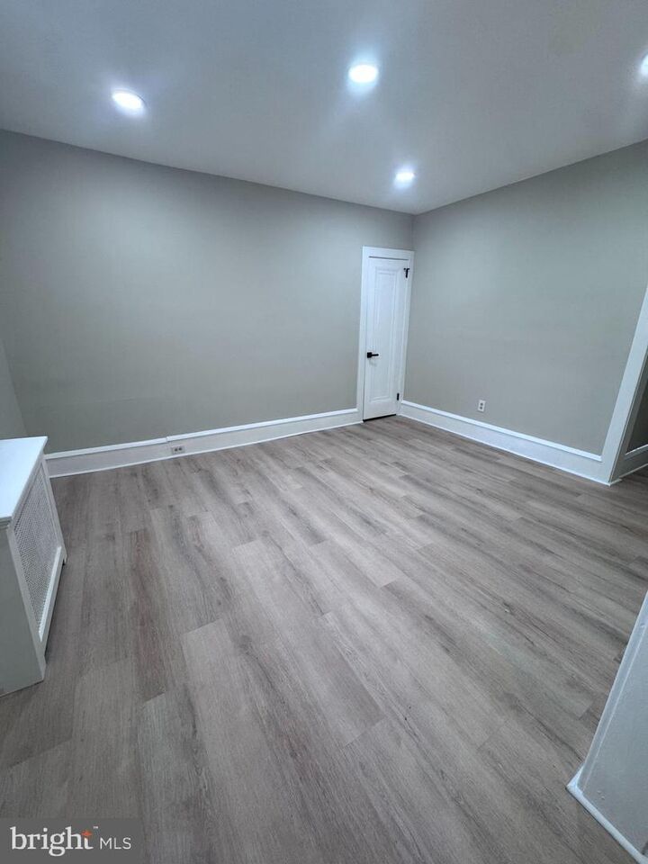 Property Photo:  210 E Maple Avenue B4  NJ 08109 