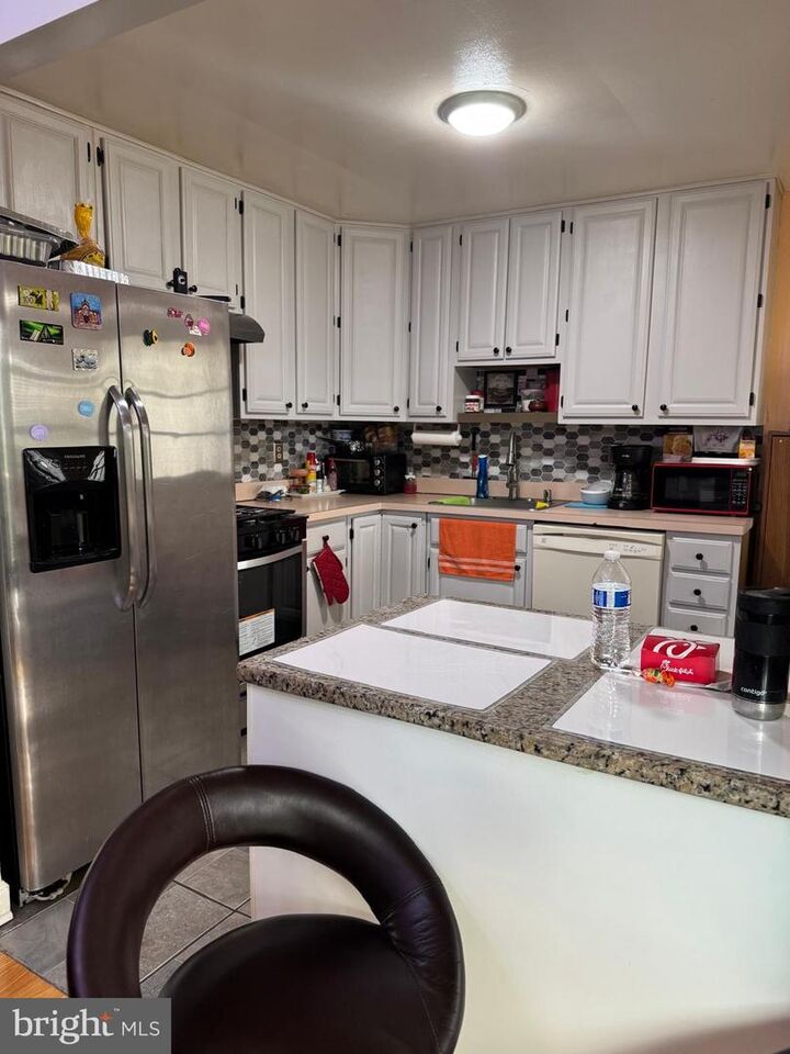Property Photo:  8517 Locust Grove Drive  MD 20707 