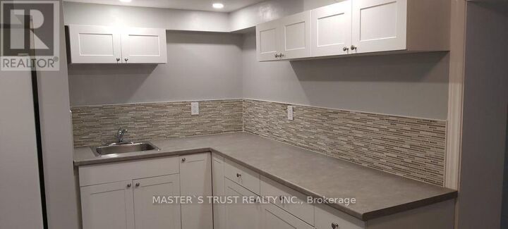 Property Photo: 286 Georgian Drive Unit 2 ON L4M 7B7