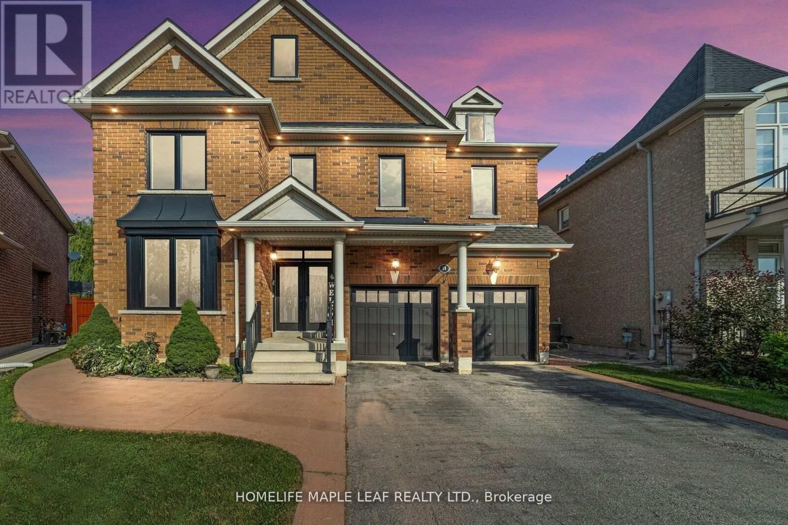 Property Photo: 18 Regis Circle ON L6P 1Y8