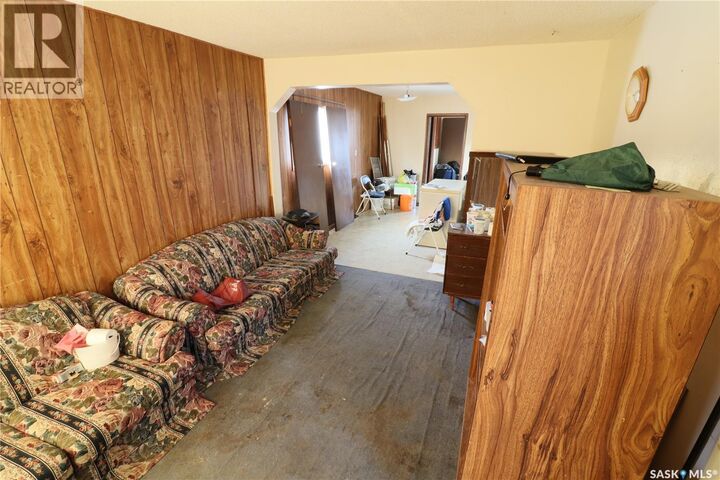 Property Photo:  349 X Avenue S  SK S7M 3H5 