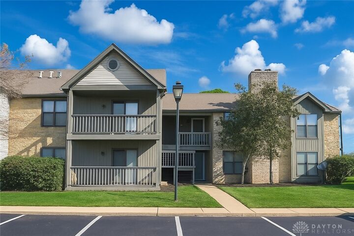 2744 Greystone Drive  Columbus OH 43220 photo