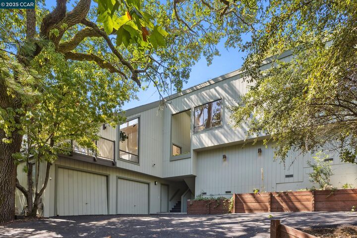 39 Saint Stephens Dr  Orinda CA 94563 photo