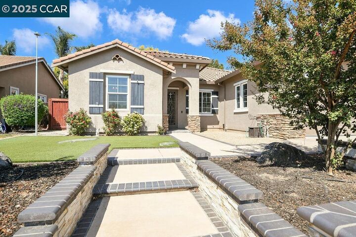 Property Photo:  561 Mendota St  CA 94513 