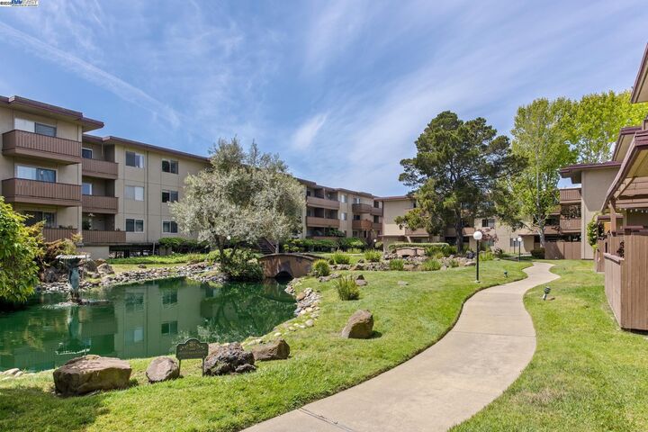 Property Photo: 1321 Webster St D116 CA 94501