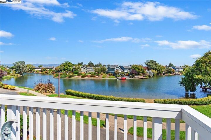 137 Parfait Ln  Alameda CA 94502 photo