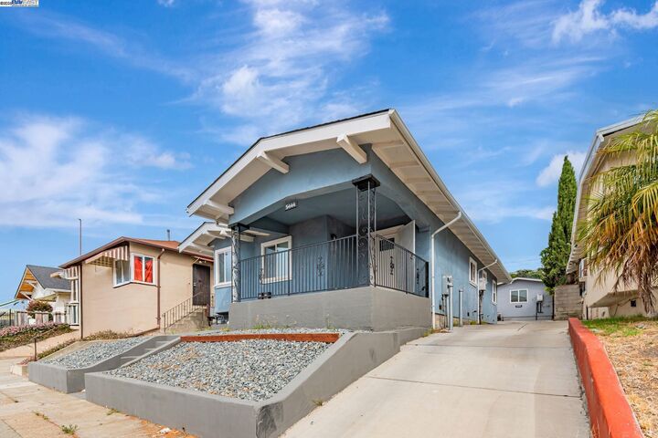 5444 Bancroft  Oakland CA 94601 photo