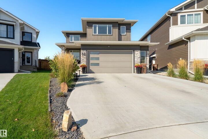 52 Roberge Close  St. Albert AB T8N 7W3 photo