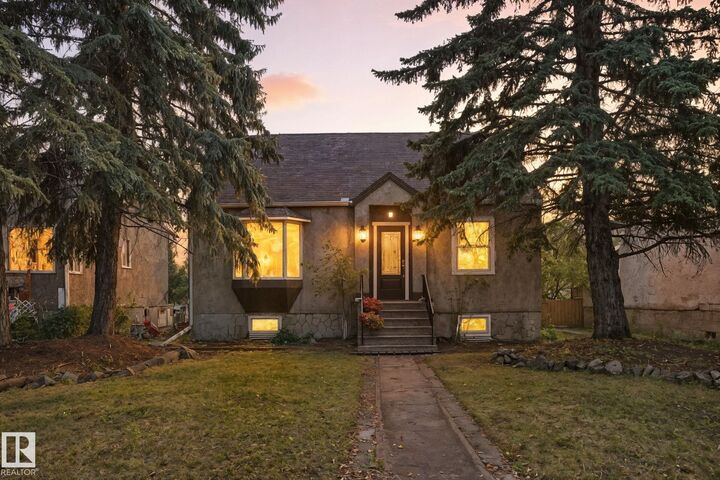 11222 71 Avenue NW  Edmonton AB T6G 0A6 photo