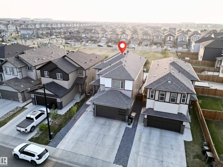 Property Photo:  1636 14 Street NW  AB T6T 2N7 