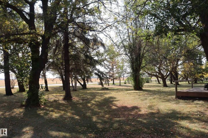 Property Photo:  243066 Twp. Rd. 464  AB T9A 2G3 