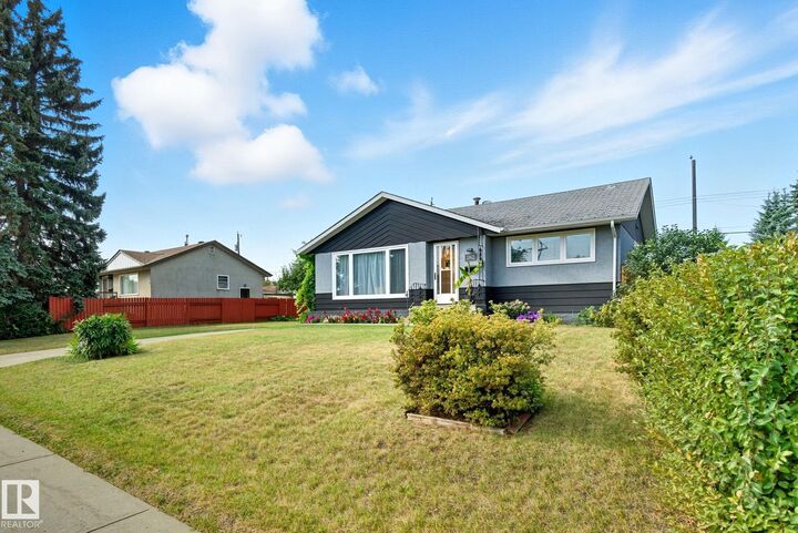 Property Photo:  13612 135 Street NW  AB T5L 1Z5 