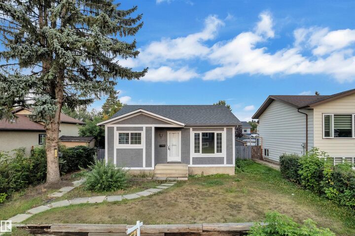 1027 61 Street NW  Edmonton AB T6L 3W2 photo