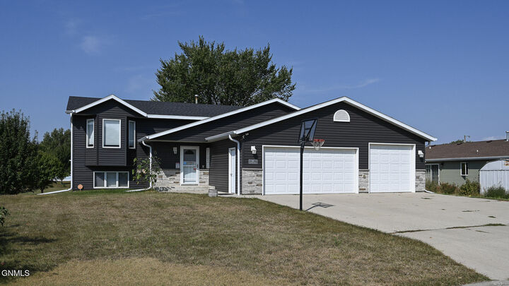 66 Haywood Drive  Bismarck ND 58504 photo