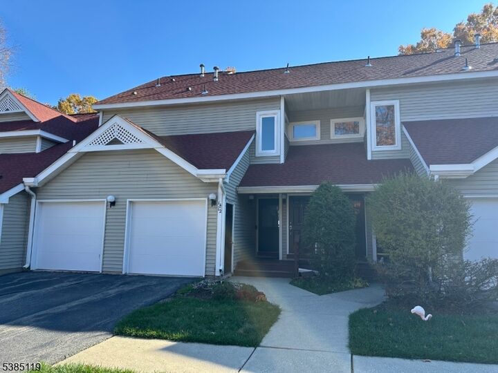 14 Red Oak Ter  Jefferson Twp. NJ 07438 photo