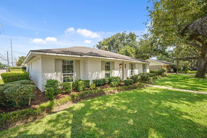 Property Photo: 5474 Carew Street TX 77096