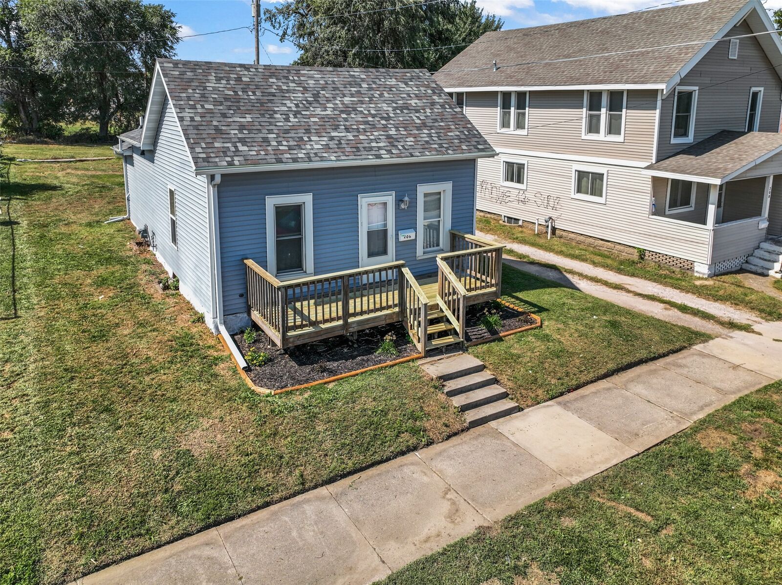 Property Photo:  206 N 5th Avenue  IA 50158 