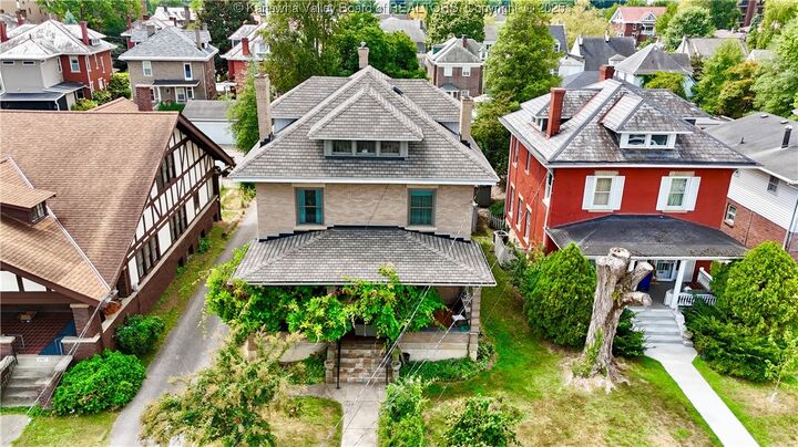 Property Photo:  1565 Quarrier Street  WV 25311 