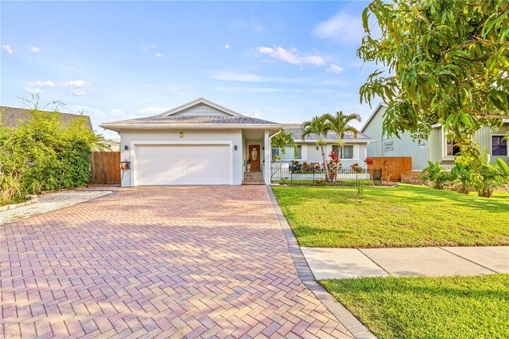 Property Photo: 417 Manor Boulevard FL 34683
