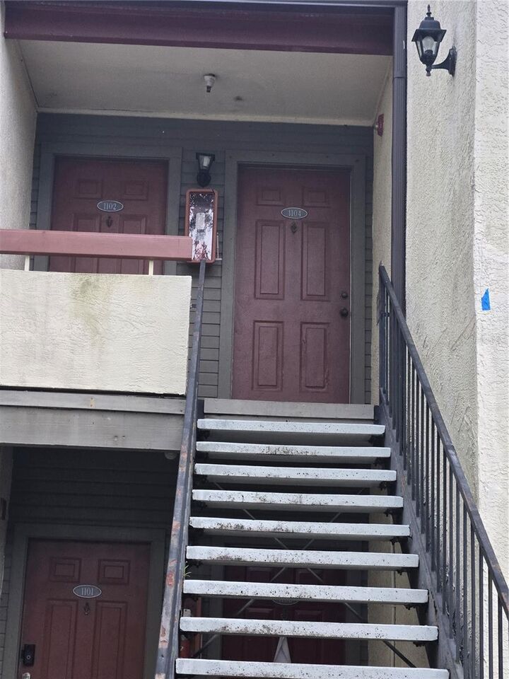 Property Photo: 10265 Gandy Boulevard N 1104 FL 33702