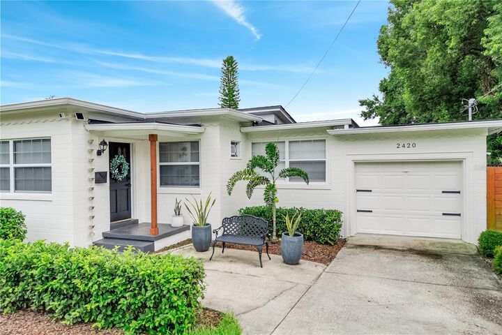 Property Photo: 2420 Illinois Street FL 32803