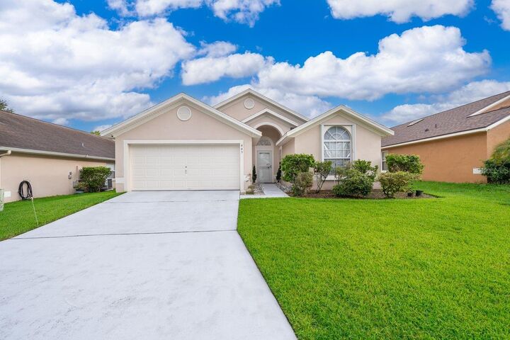 Property Photo: 445 Halstead Drive FL 33897