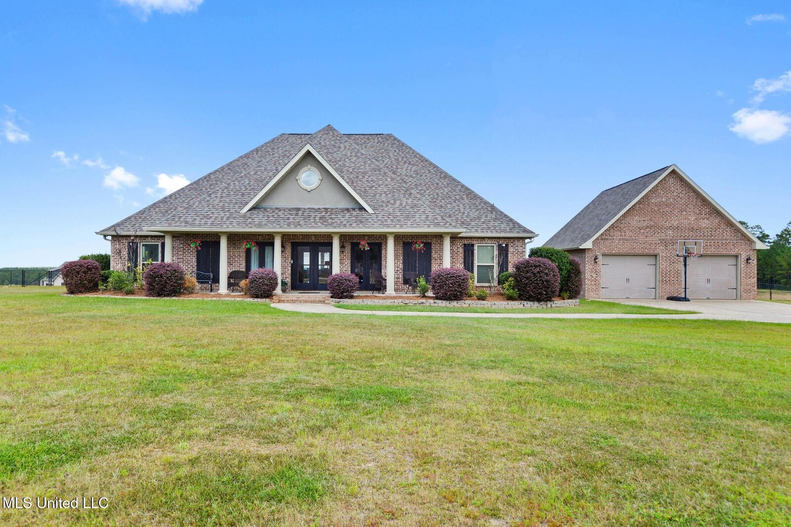 Property Photo: 74 The Hills Drive MS 39426