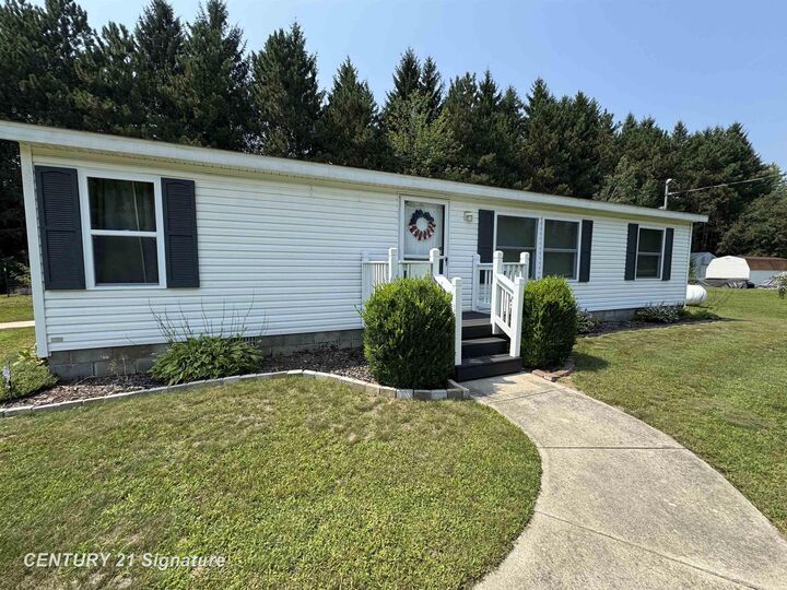 Property Photo:  5477 S Townline Road  MI 48659 