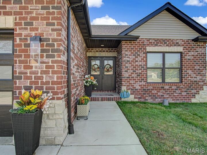 Property Photo:  428 Firestone Street  IL 62243 