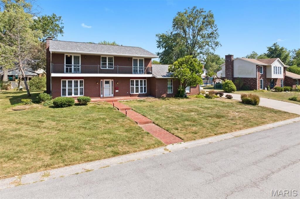 Property Photo:  10 Ravenwood Circle  IL 62269 