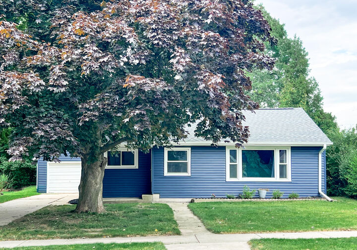 Property Photo: 1009 7th Ave WI 53024
