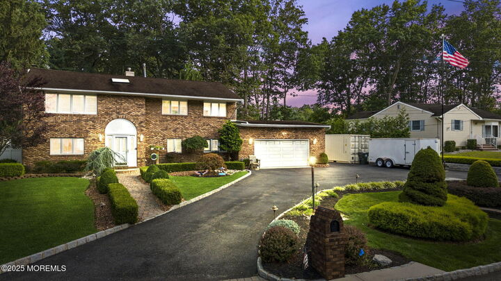 12 Hamilton Avenue  Morganville NJ 07751 photo