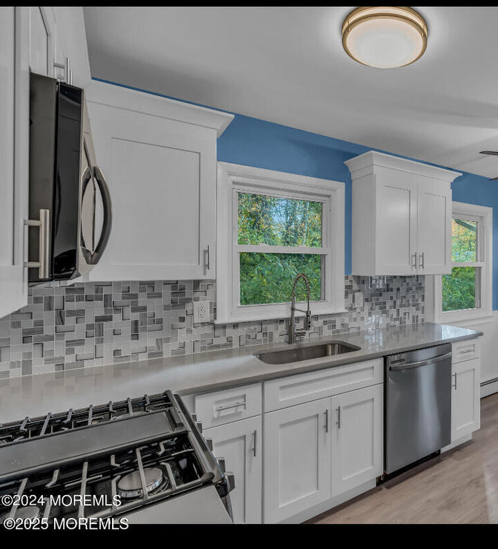 Property Photo:  23 Wall Cress Court  NJ 08755 