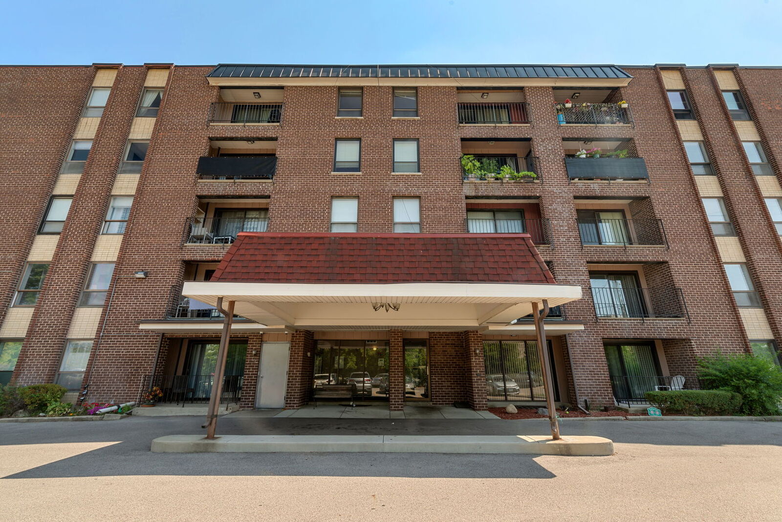 Property Photo:  6330 Lincoln Avenue 2E  IL 60053 