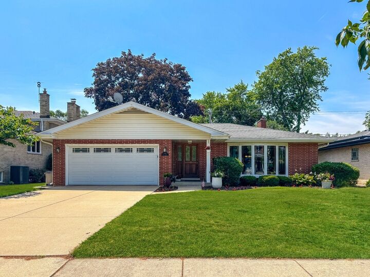 1140 S Stone Avenue  La Grange IL 60525 photo