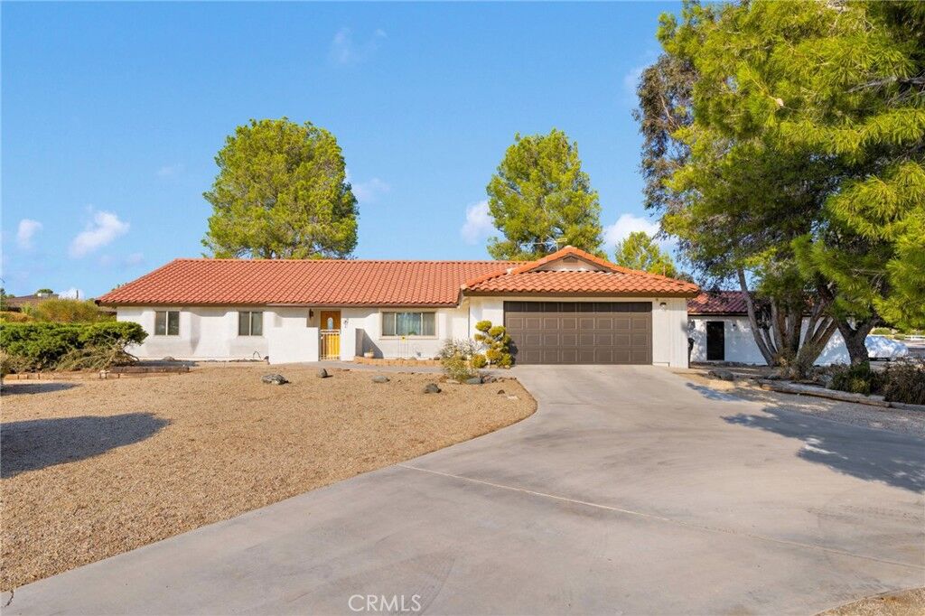 Property Photo: 14455 Havasu Road CA 92307