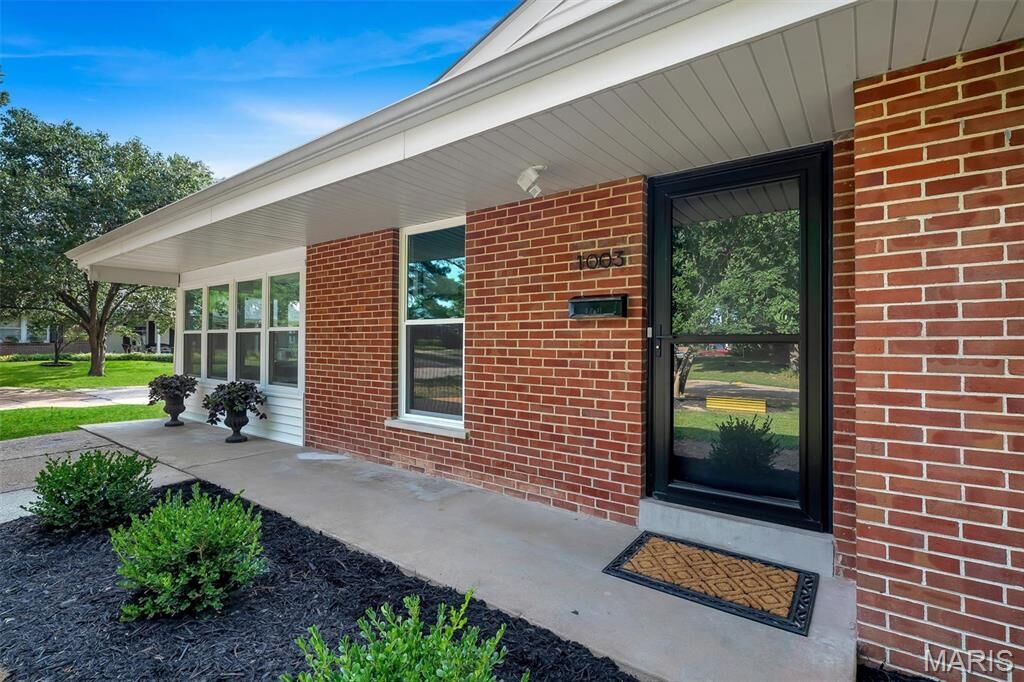 Property Photo: 1003 Ormond Drive MO 63122