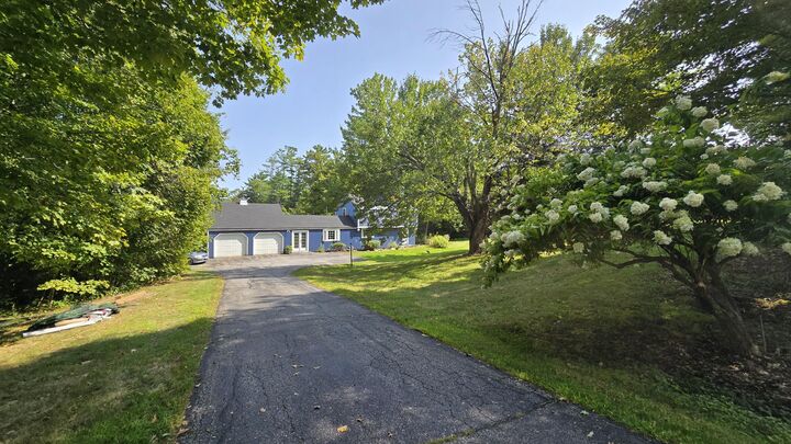 Property Photo:  385 N Auburn Road  ME 04210 