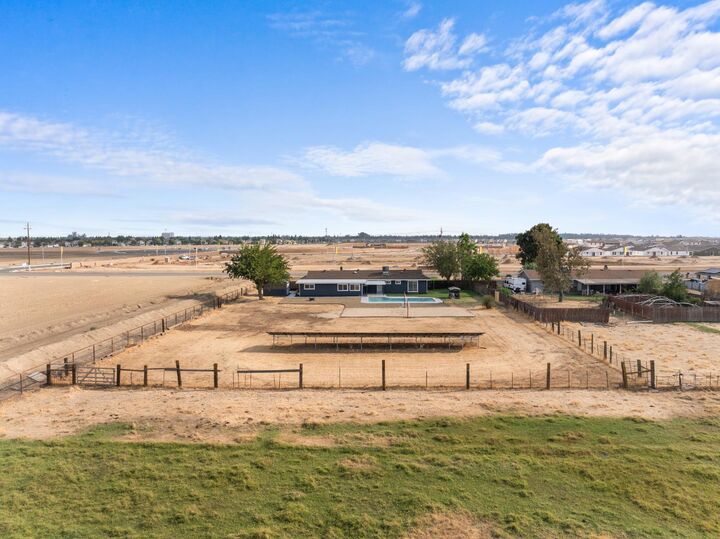 Property Photo:  420 E Bellevue Road  CA 95348 