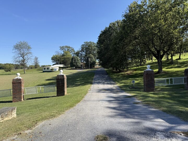 125 Chicken Creek Rd  Pulaski TN 38478 photo