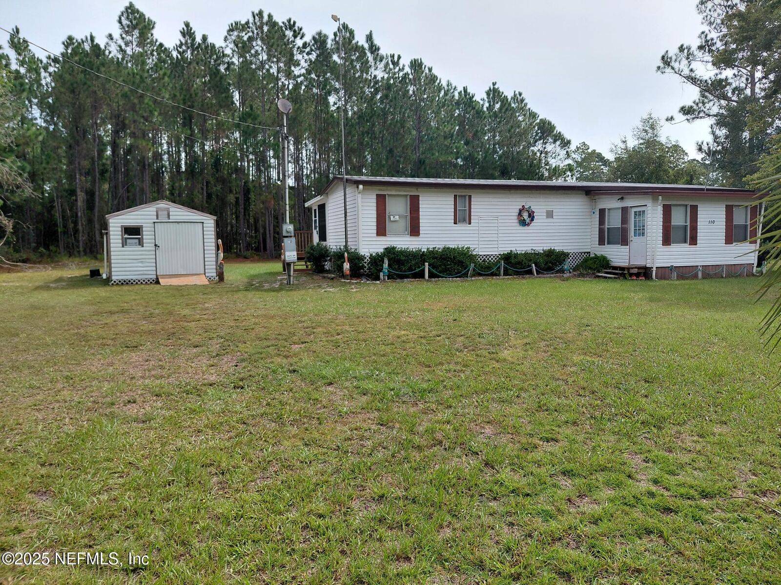 Property Photo:  110 Glenside Street  FL 32139